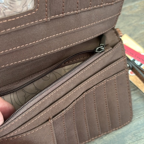 Justin Boots Wristlet/Wallet,hair hide,bone inlay,magnetic close,multisection - Picture 6 of 11